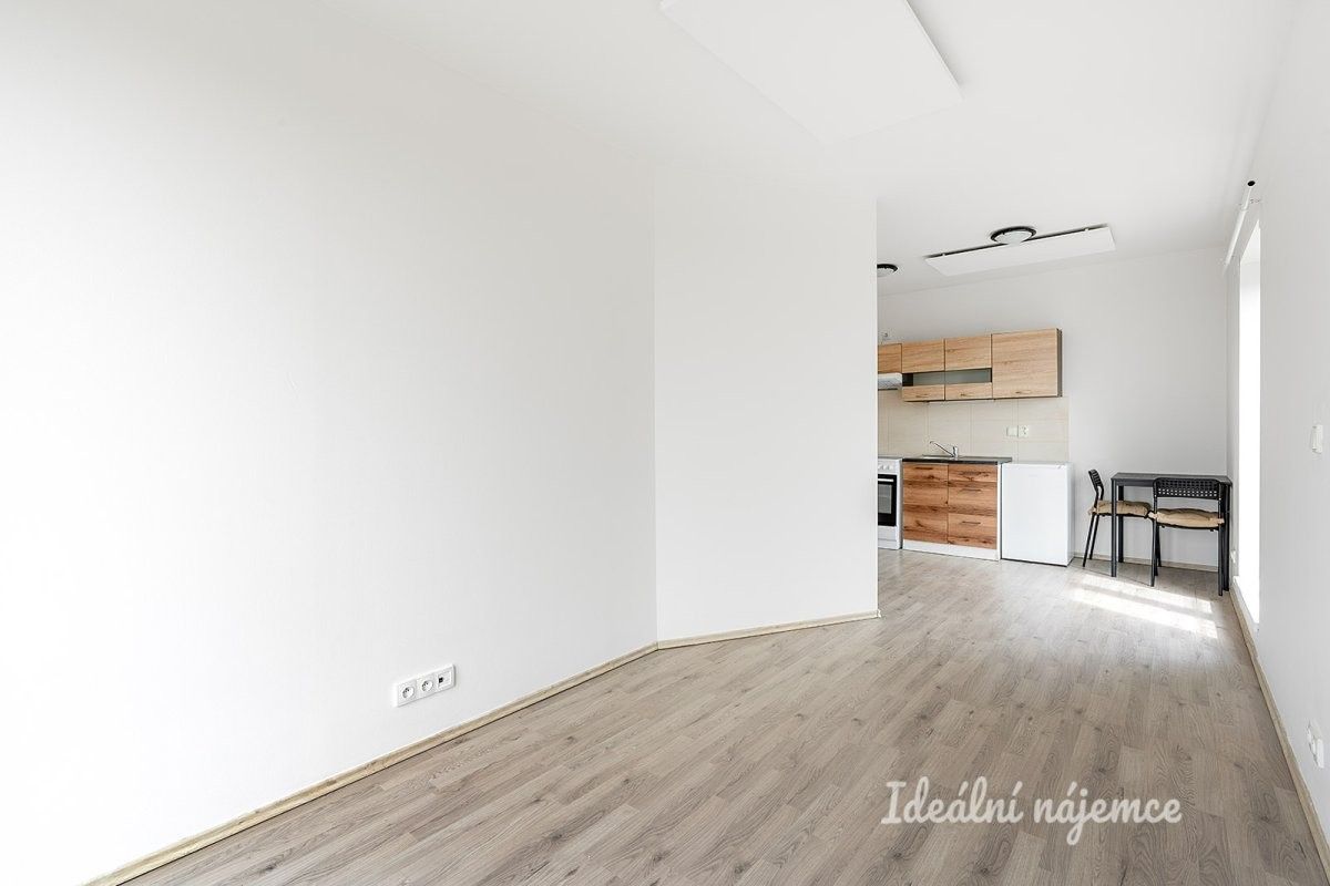 Byt 1+kk · 23 m² · Masarykovo náměstí, Škvorec - 3