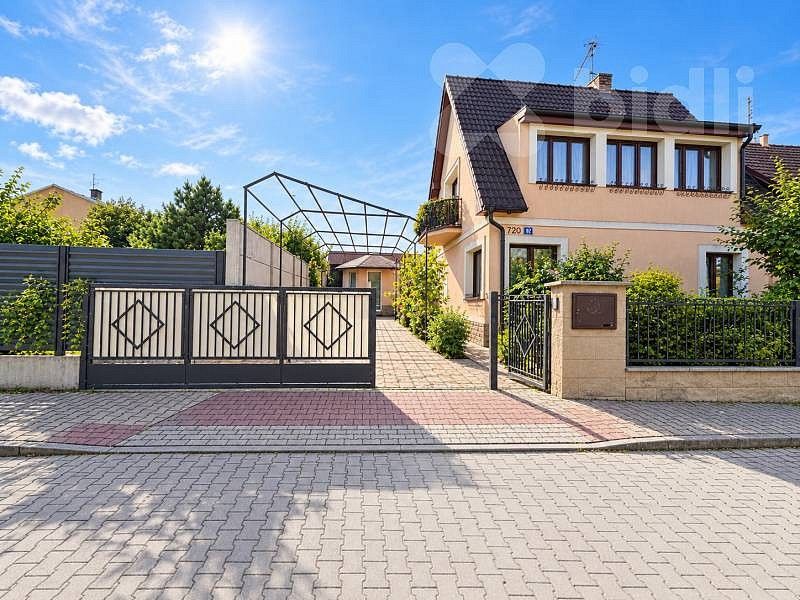 Rodinné domy, Mezilesí, Praha 9 - Horní Počernice, 213 m² - 2