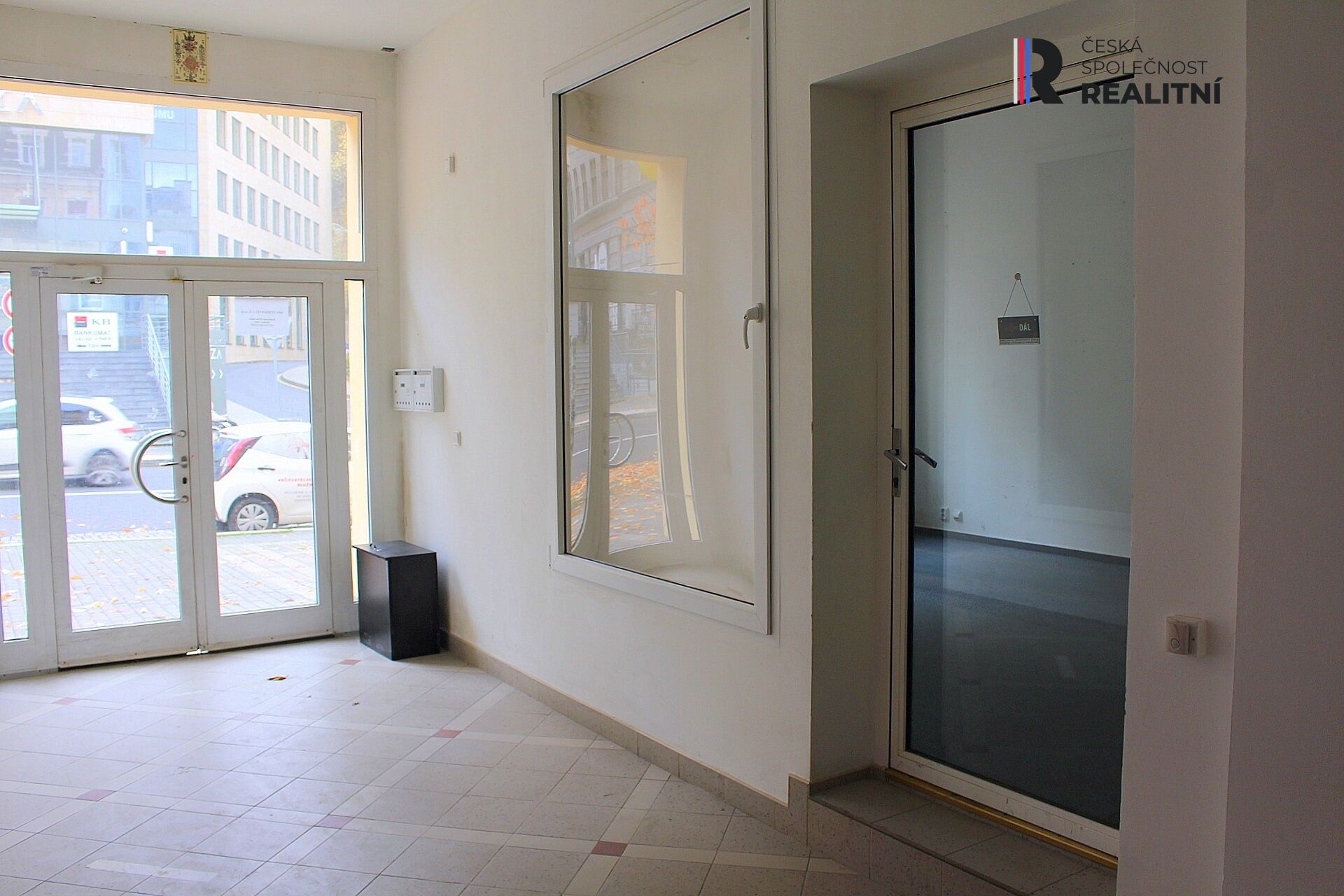 Pronájem obchodní prostory - Moskevská, Karlovy Vary, 20 m²