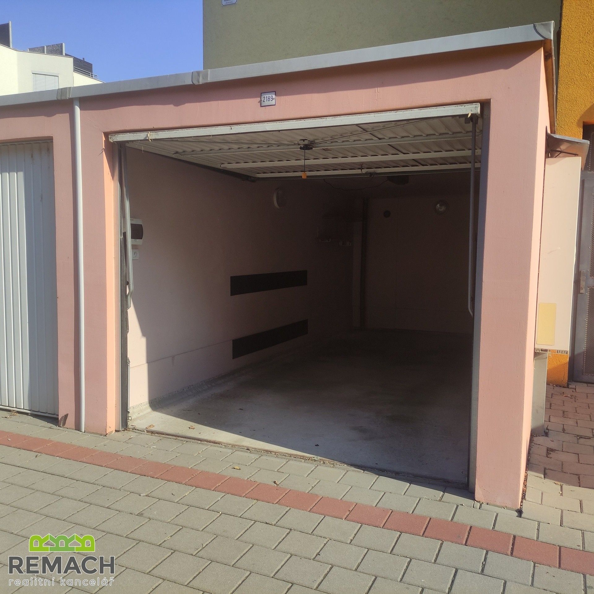 Pronájem garáž - Hudecká, Uherské Hradiště, 16 m²