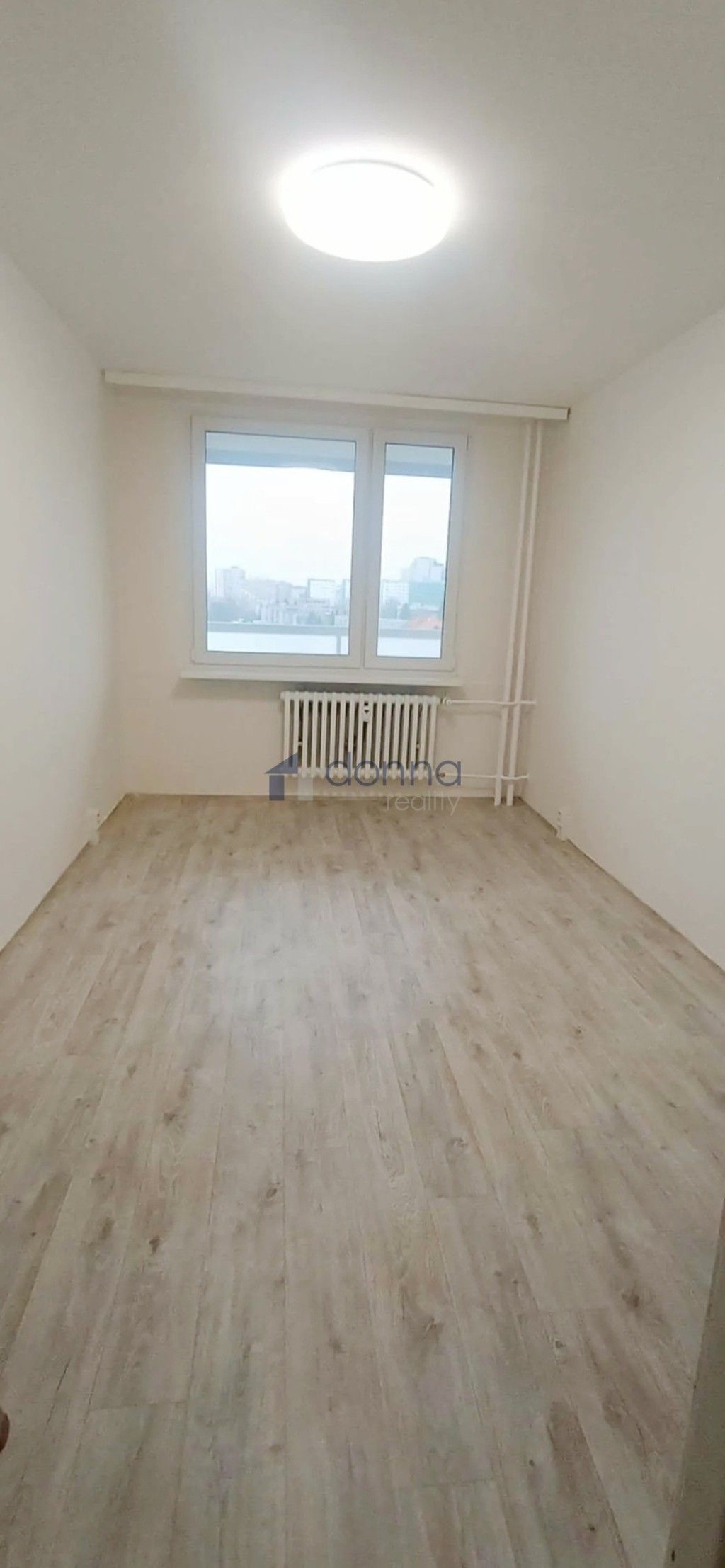 Pronájem byt 2+kk - Kozmíkova, Praha, 52 m²