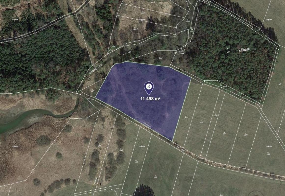 Louka, 11 498 m²