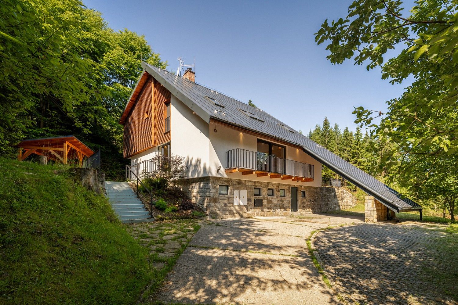 Prodej chalupa - Karolinka, okres Vsetín, Zlínský kraj, 143 m² - 1