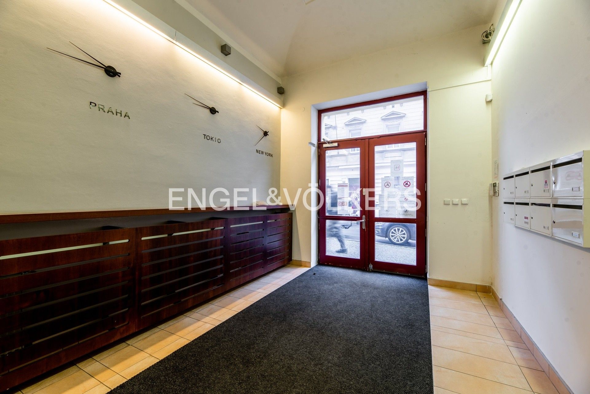 Pronájem kancelář - Vlkova, Praha, 139 m²