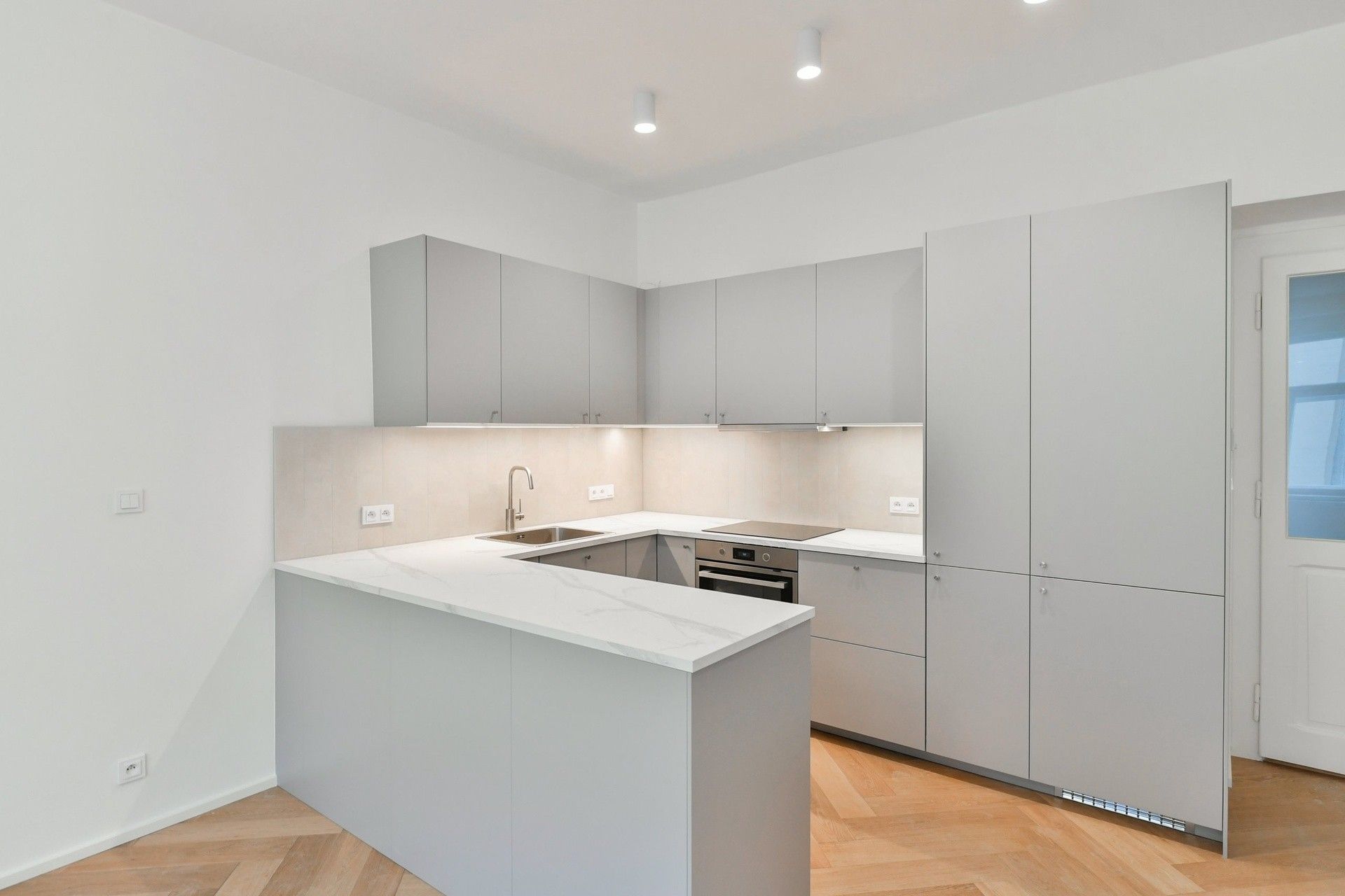 Pronájem byt 3+kk - Bulharská 615, Praha, 67 m²