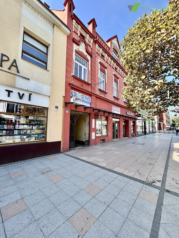 Kanceláře, Národní třída, Hodonín, 80 m² - 1