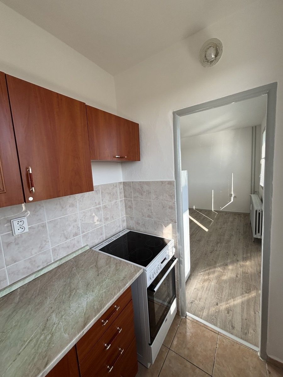 Pronájem byt 2+1 - Stavařov, Pardubice, 37 m²