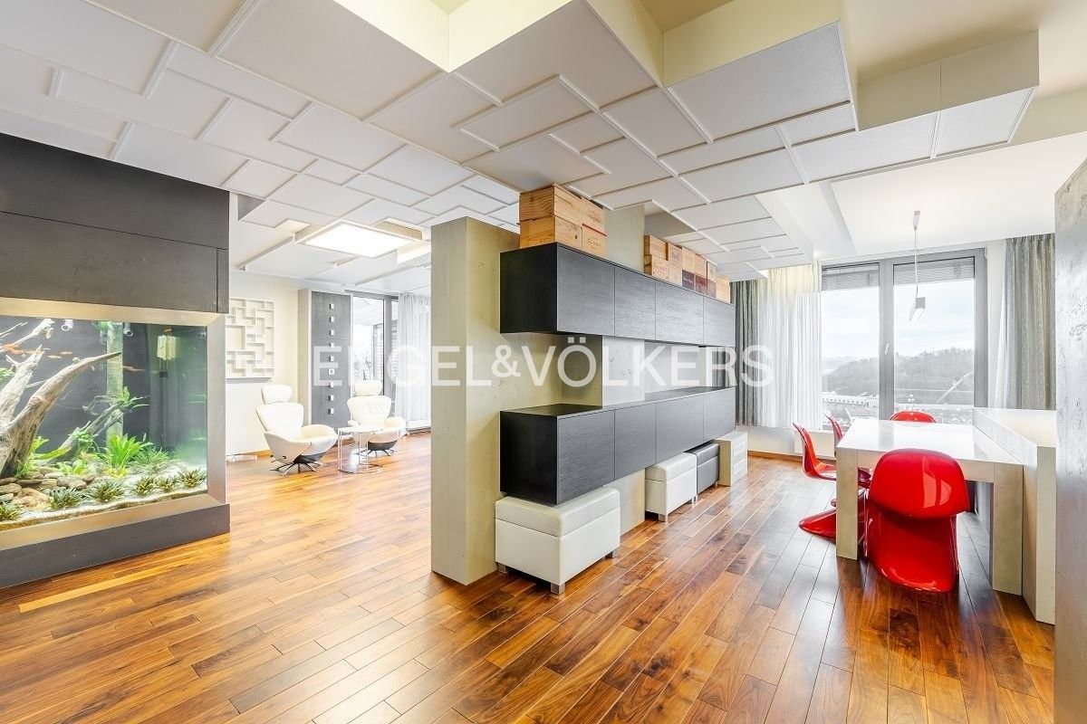 4+kk, Švédská, Praha, 165 m²