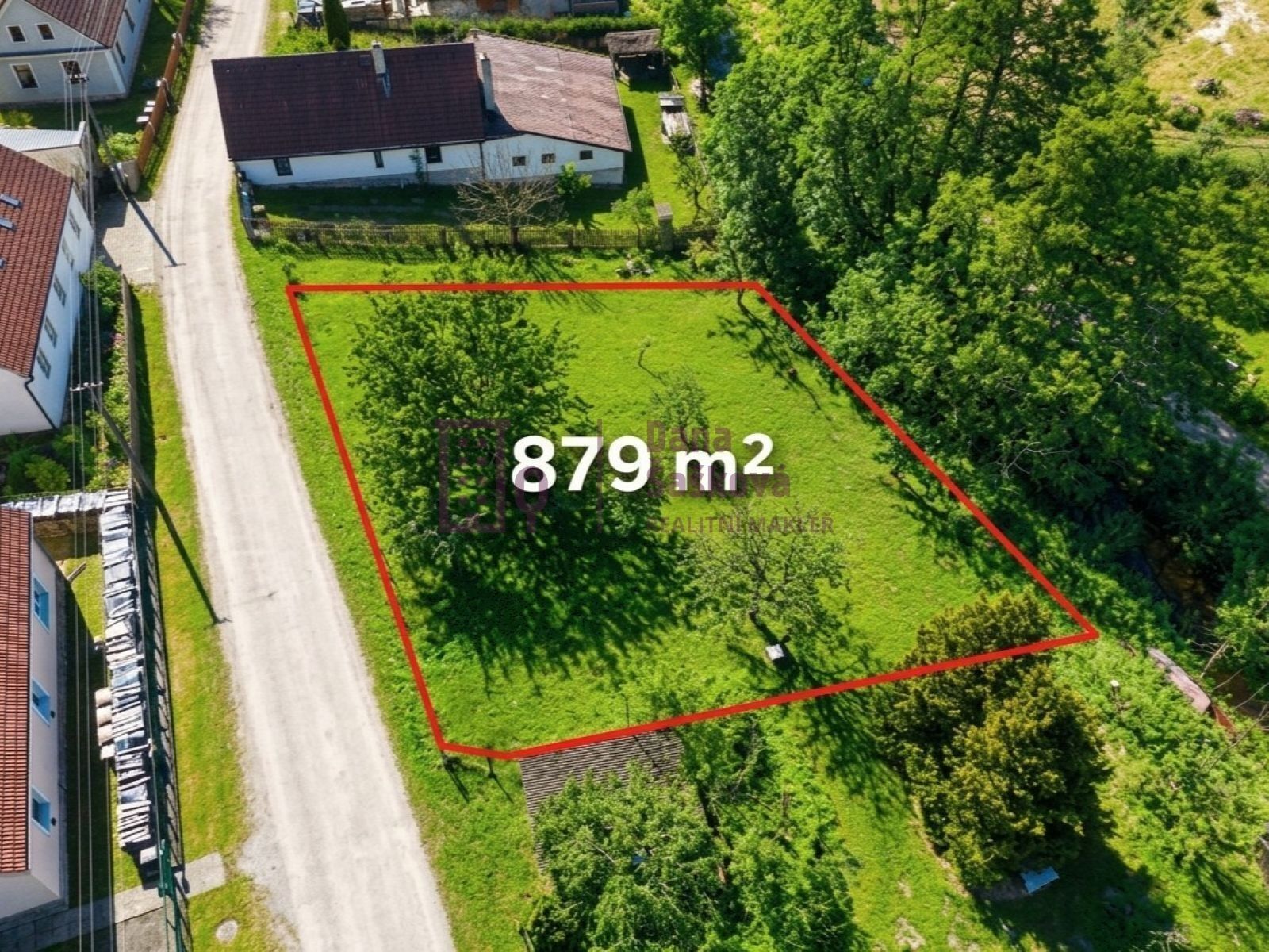 Pozemek pro bydlení, 879 m²