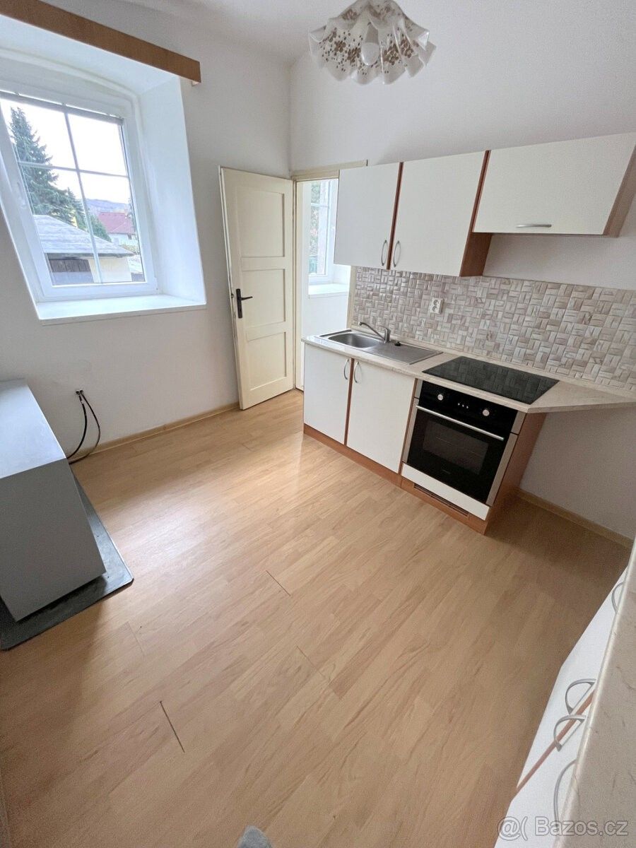 Pronájem byt - Chuderov, 400 02