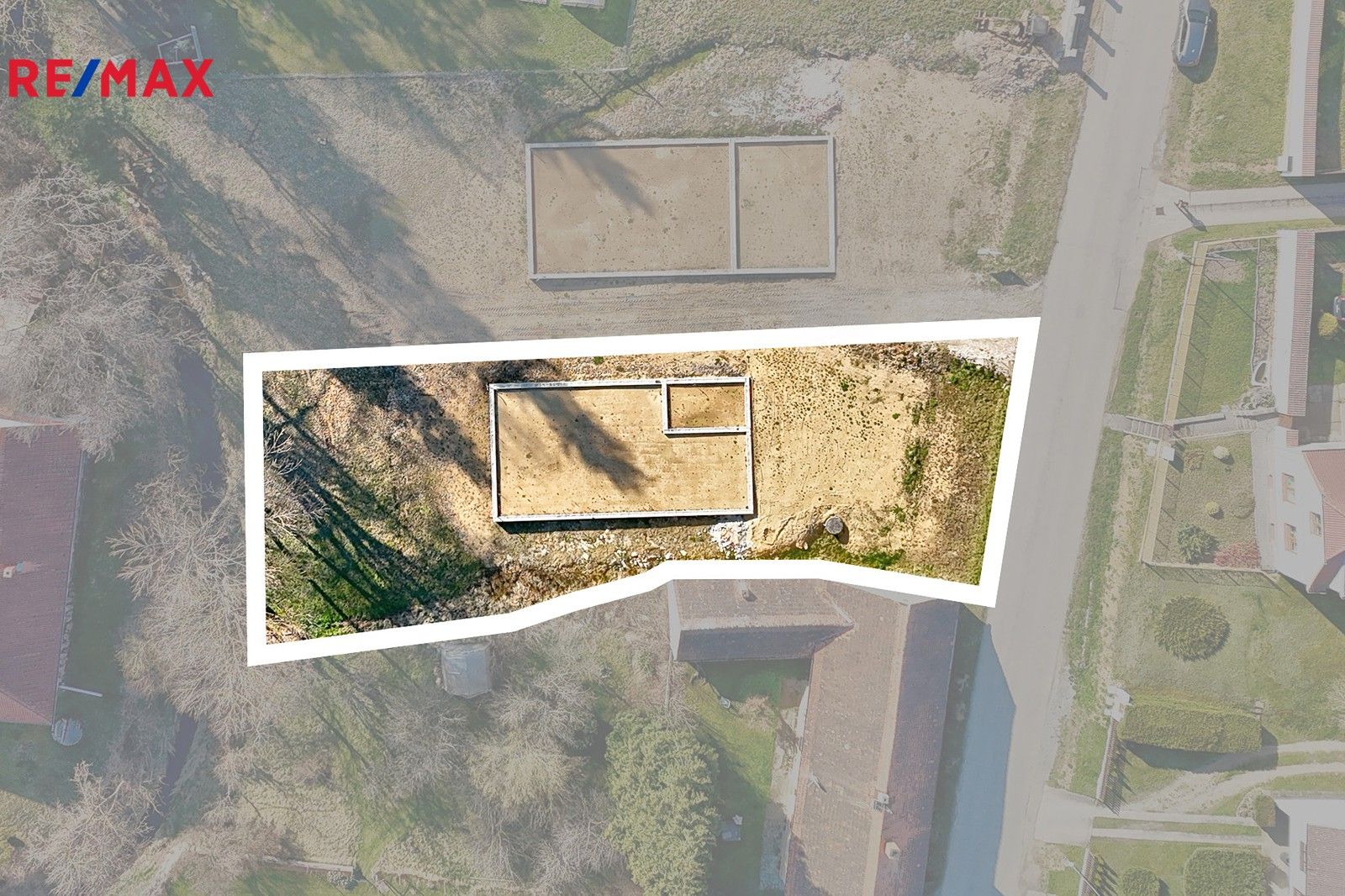 Prodej pozemek pro bydlení - Lišov, 969 m²