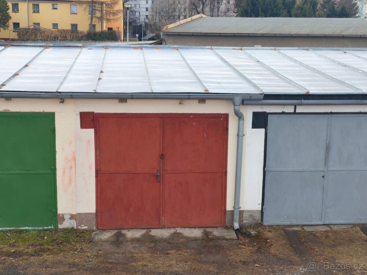 Garáže, Velešín, 382 32