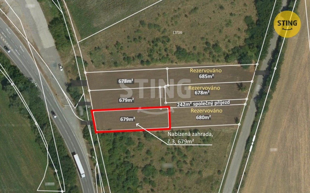 Zahrady, Nosislav, 679 m²