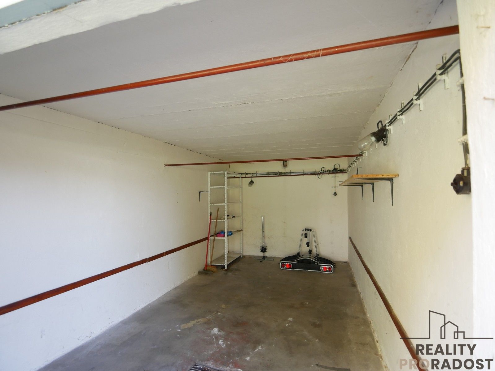 Prodej garáž - Mrštíkova, Hradec Králové, 19 m²