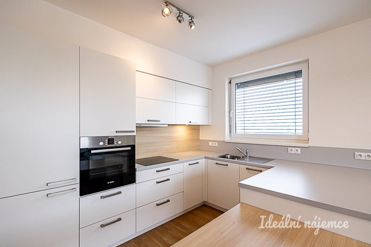 2+kk, Pýchavková, Praha, 61 m²