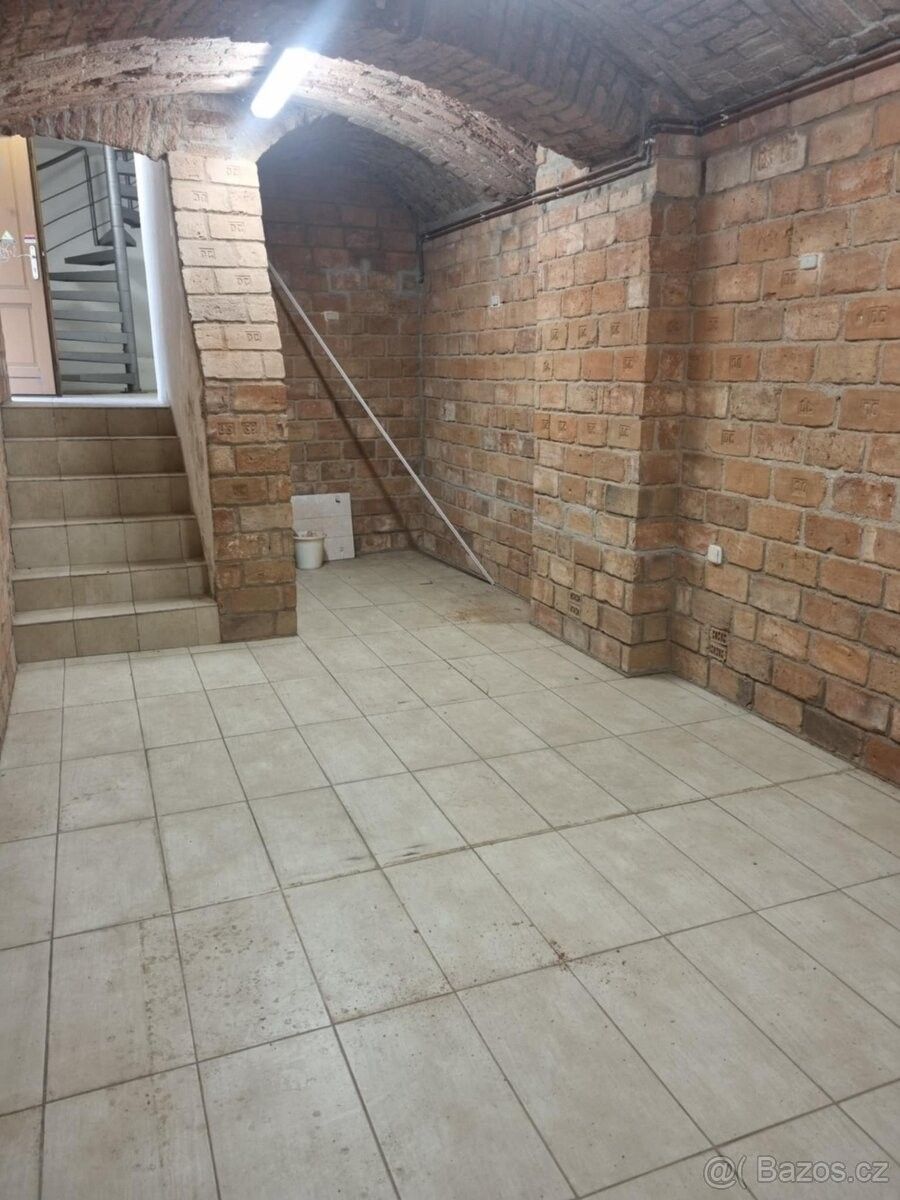 Pronájem sklad - Praha, 100 00