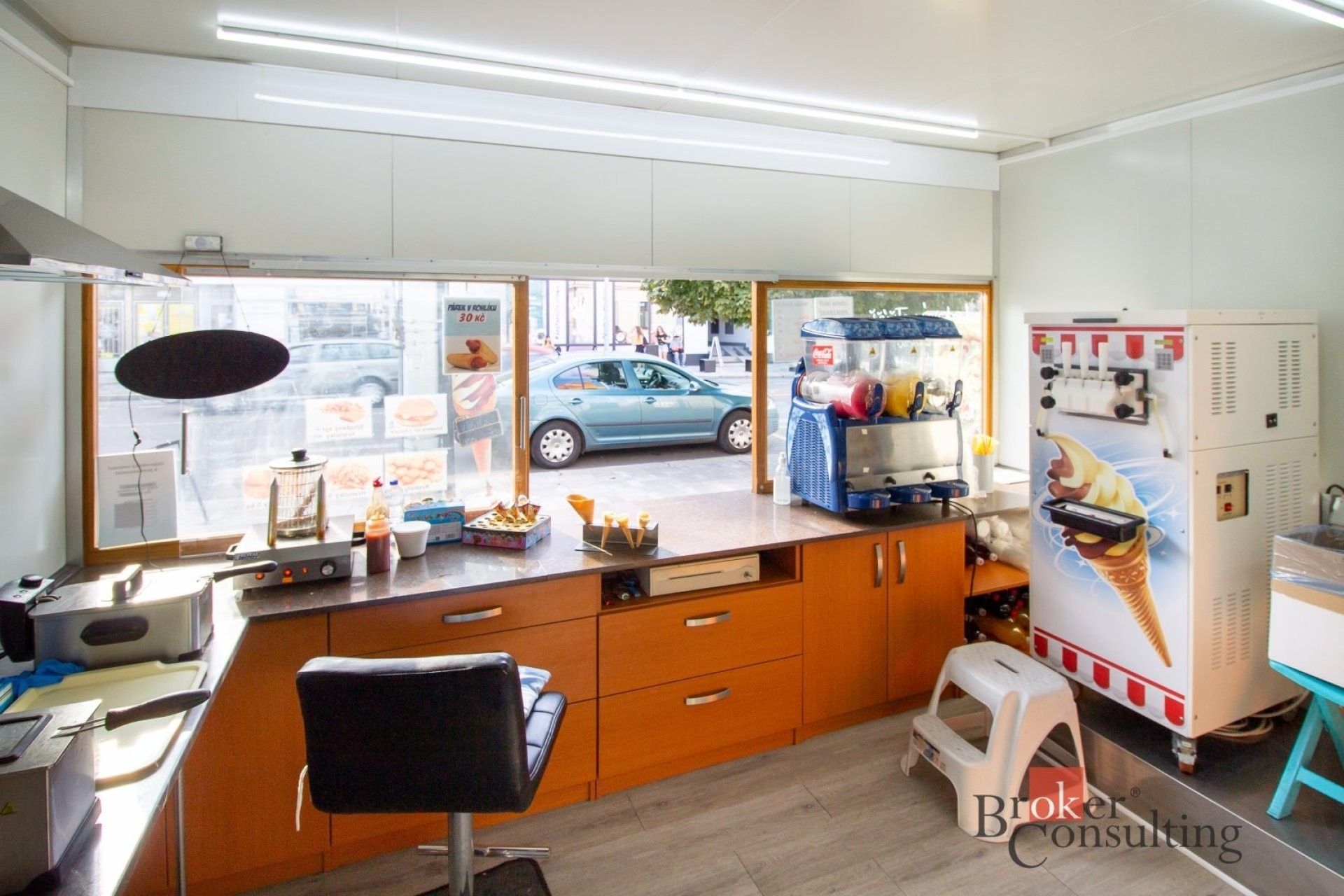Restaurace, 17. listopadu, Pardubice, 16 m² - 2