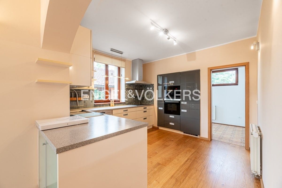Pronájem rodinný dům - U lip 651, Praha Lipence, 288 m² - 5