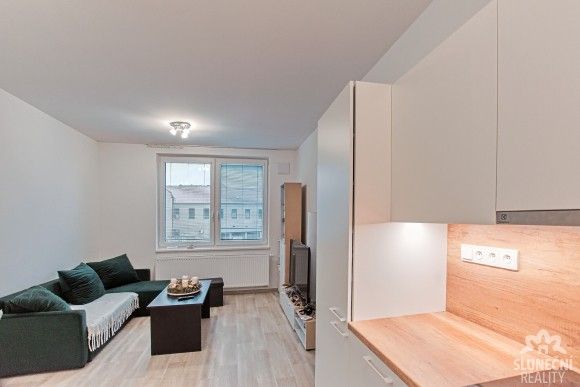 Pronájem byt - Šumice, 687 31