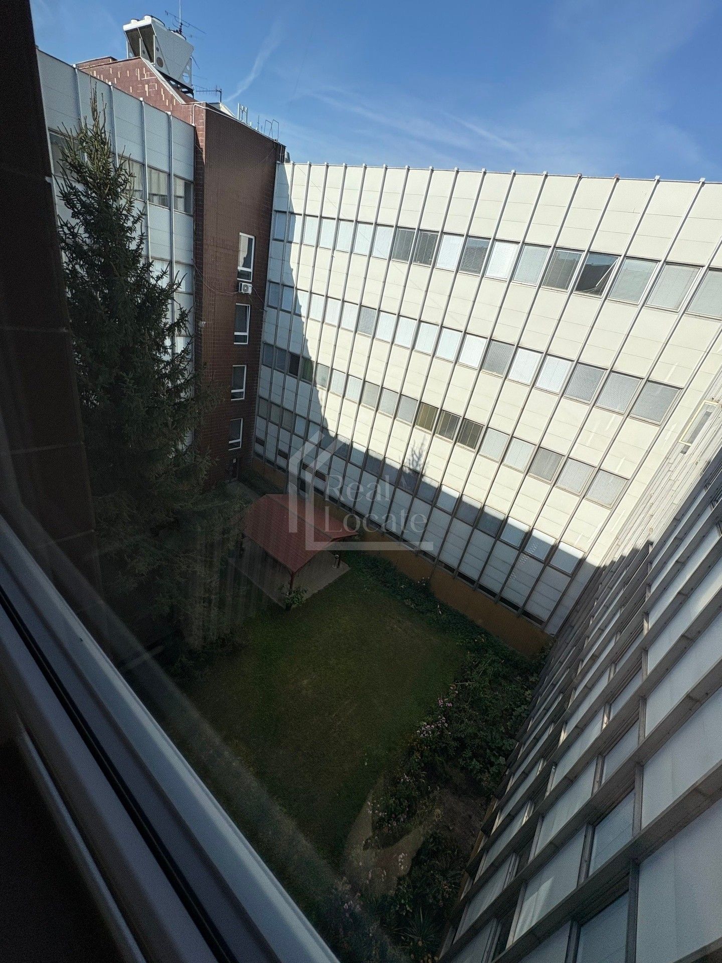 Pronájem kancelář - Žirovnická, Praha, 8 m²