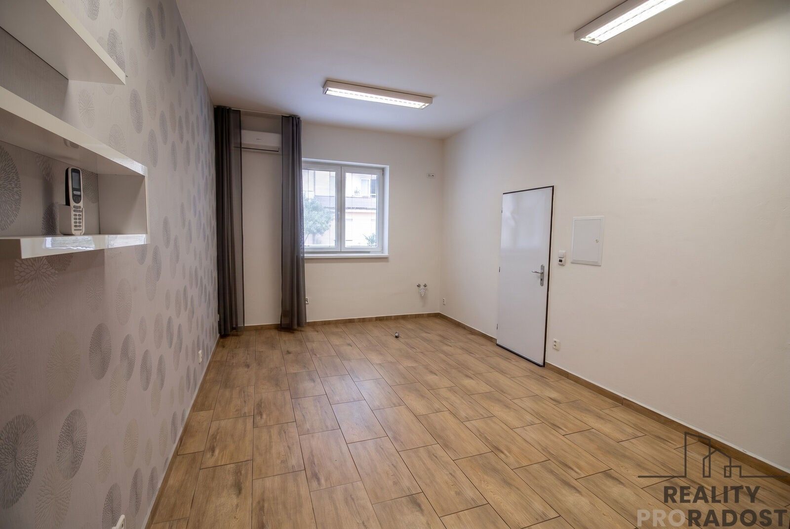 Pronájem obchodní prostory - Polní, Hodonín, 34 m² - 5