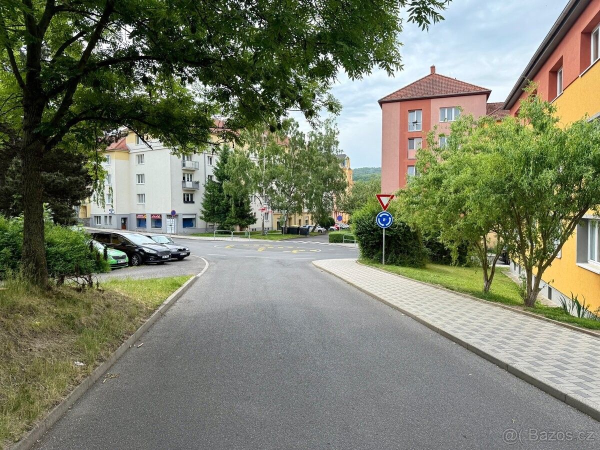 Garáže, Teplice, 415 01