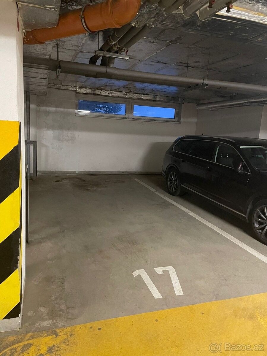 Garáže, Praha, 101 00
