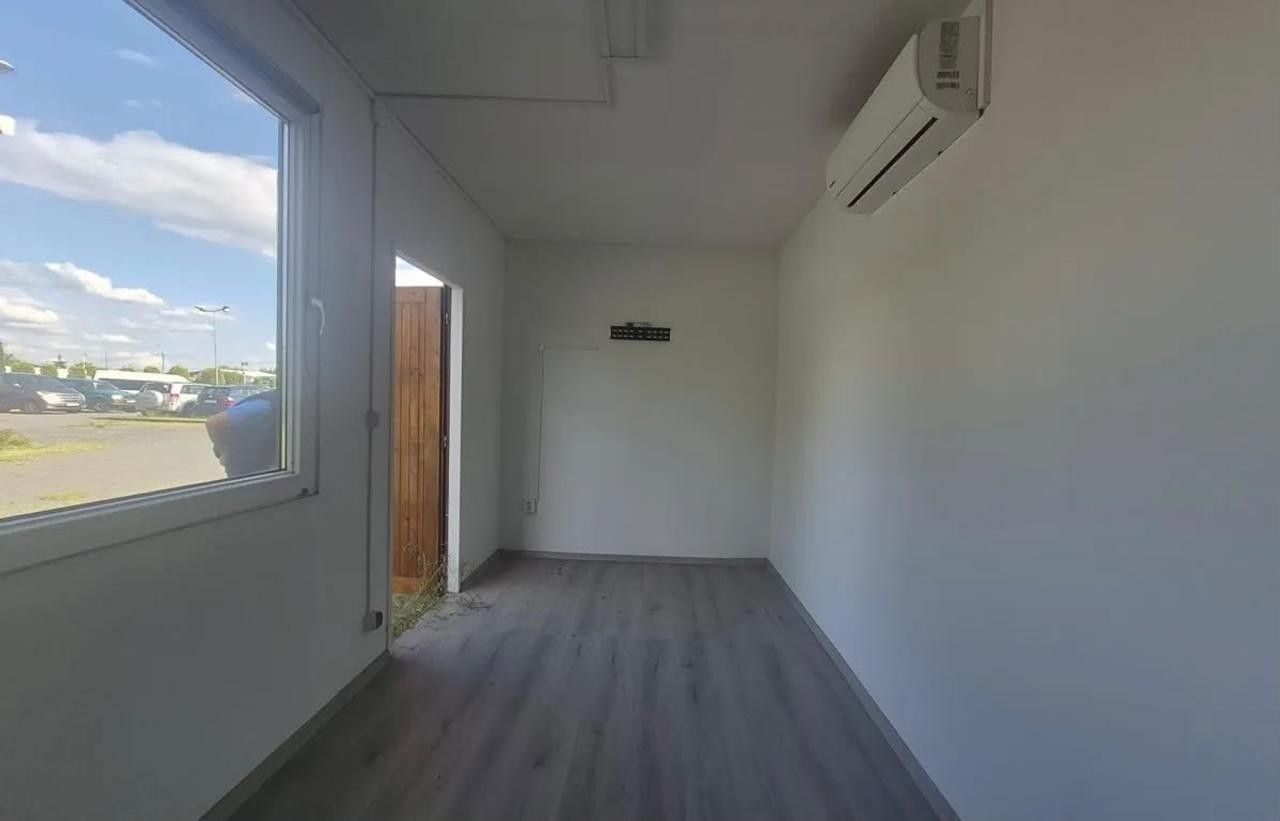 Komerční nemovitost · 500 m² · Kostelecká, Praha - 4