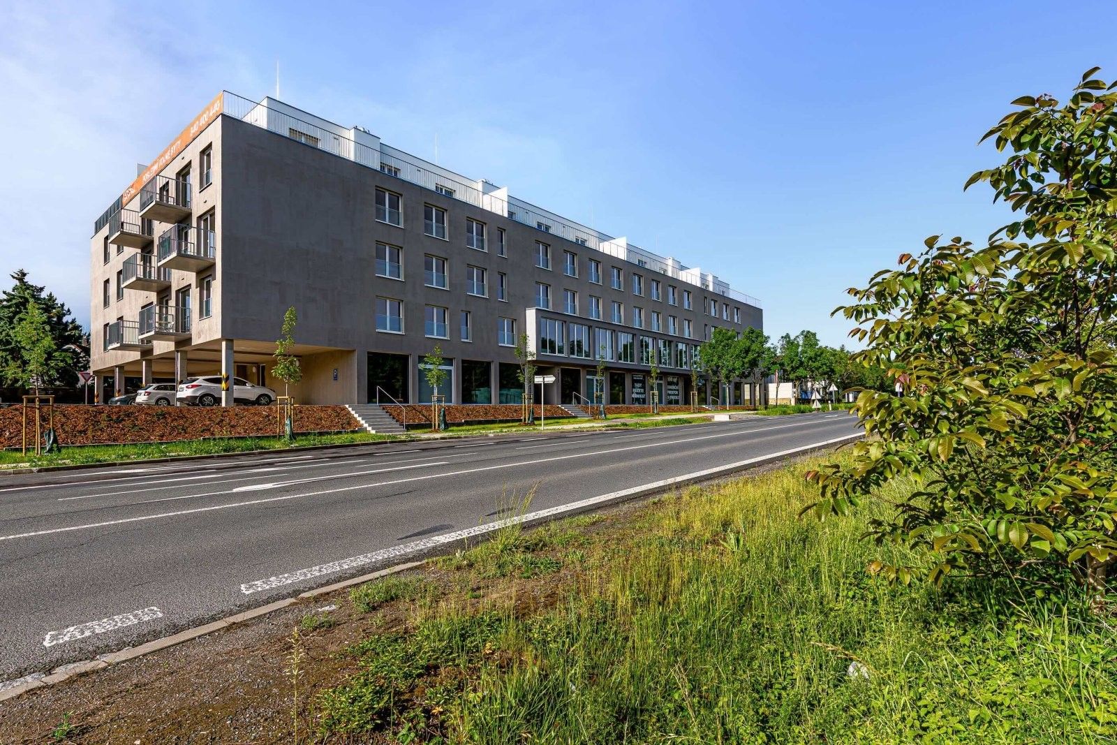 Prodej obchodní prostory - Českobrodská, Praha, 100 m²