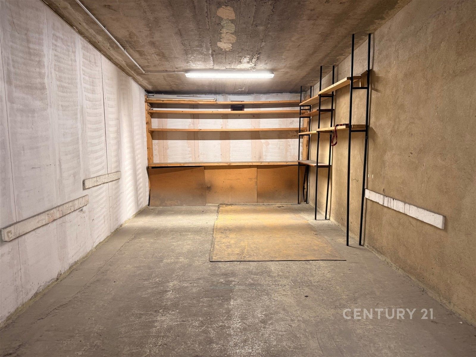 Prodej garáž - Brandlova, Praha, 17 m²