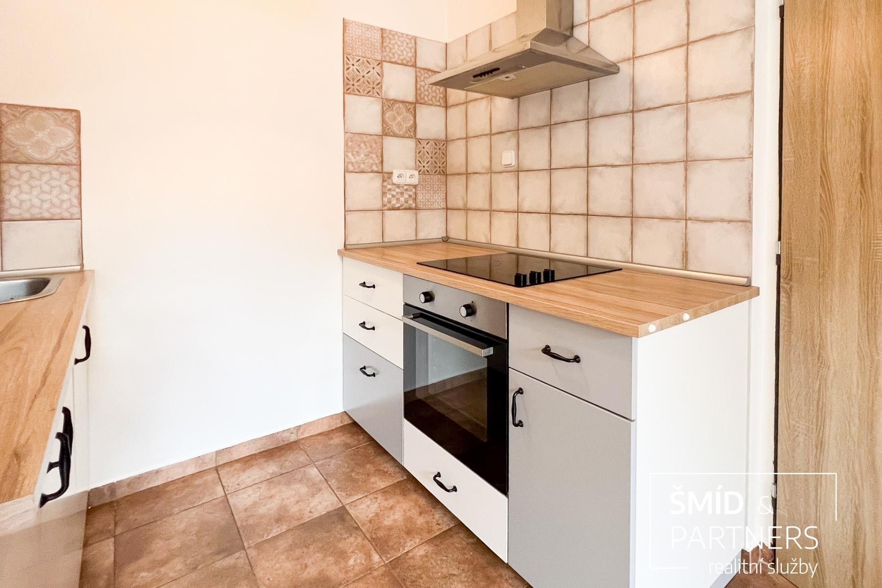 Pronájem kancelář - Na Pobřeží, Kolín, 64 m²