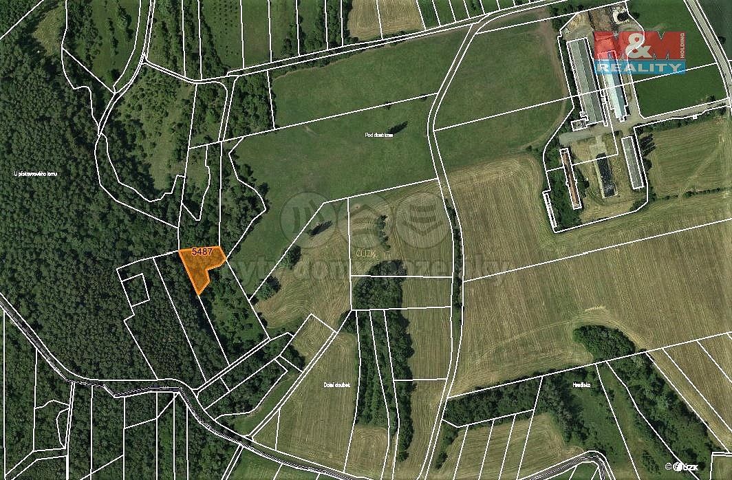 Les, 1 374 m²