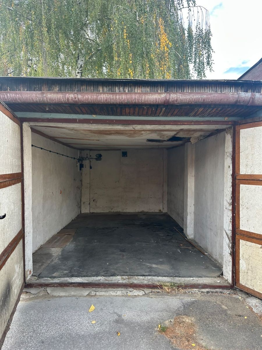 Prodej garáž - Benešovo nábřeží, Zlín - Zlín, Zlínský kraj, 18 m² - 2
