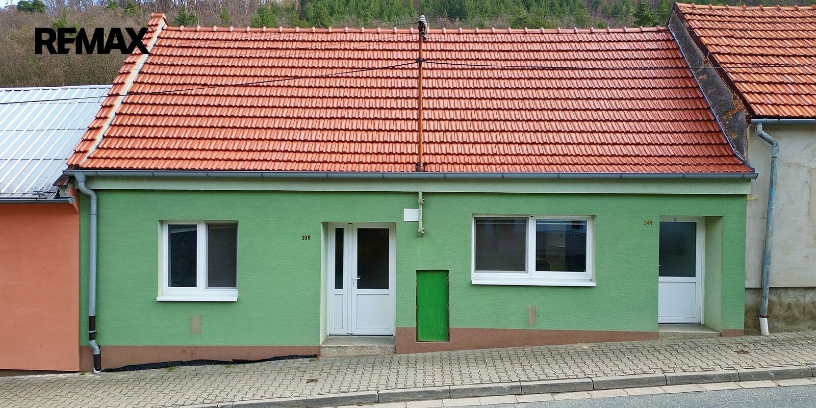 Rodinné domy, Lhotka, Koryčany, okres Kroměříž, 150 m² - 1