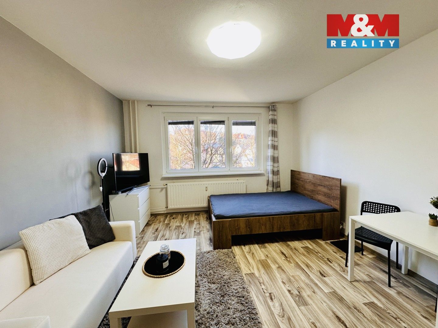 Pronájem byt 1+kk - Jizerská, Jablonec nad Nisou, 27 m²
