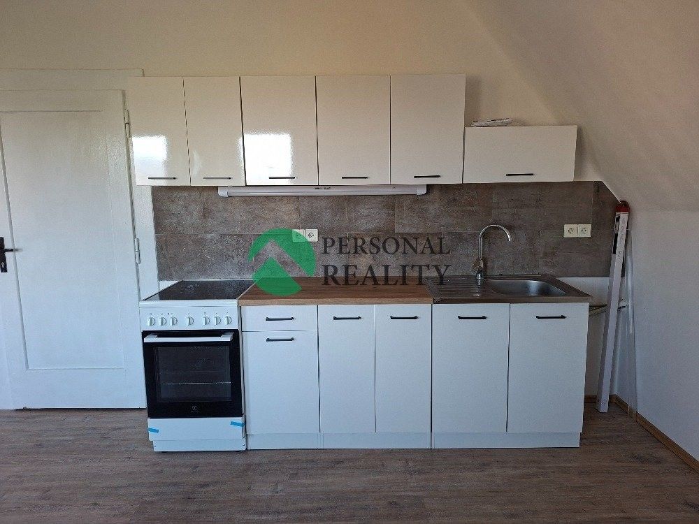 Byt 2+kk · 50 m² · Školní, Jesenice - 4