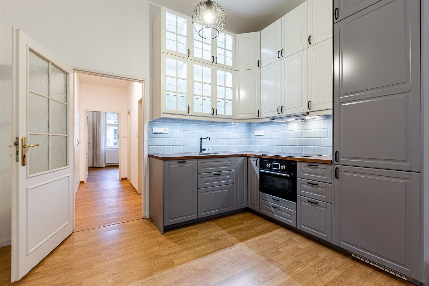 2+kk, Velehradská, Praha, 44 m²