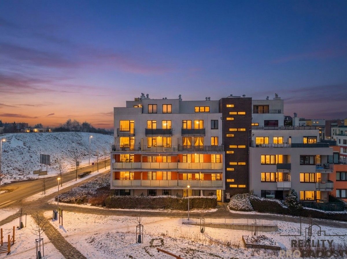 2+kk, Svitákova, Praha, 44 m²