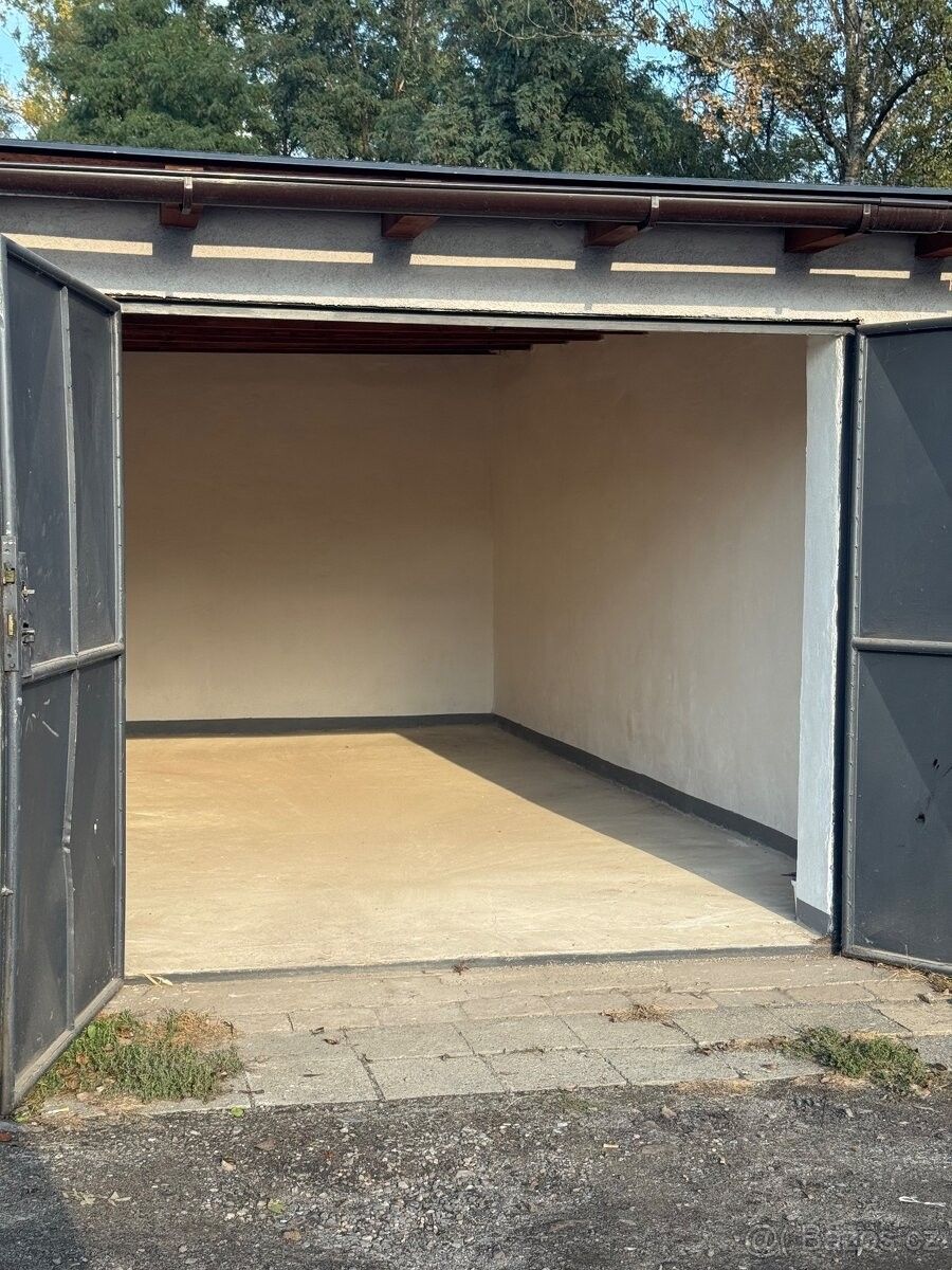 Garáže, Ostrava, 709 00