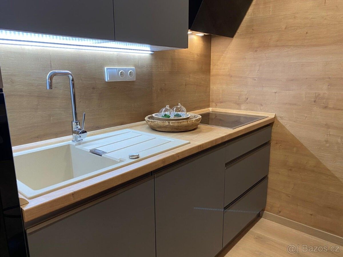 Pronájem byt - Uherský Brod, 688 01