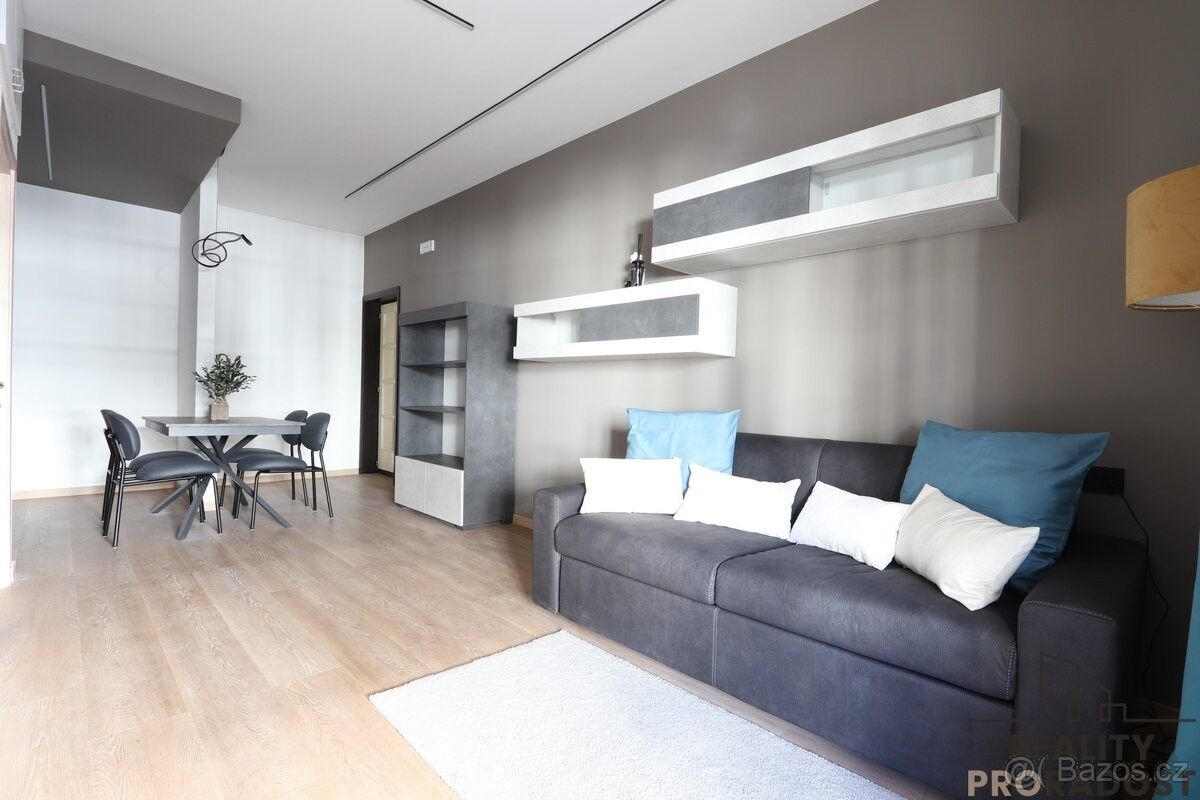 Prodej byt - 987 66, Zahraničí