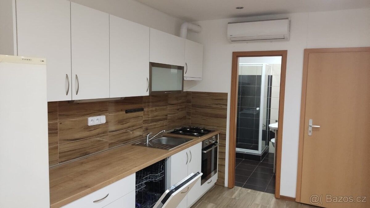 Pronájem byt - Šternberk, 785 01
