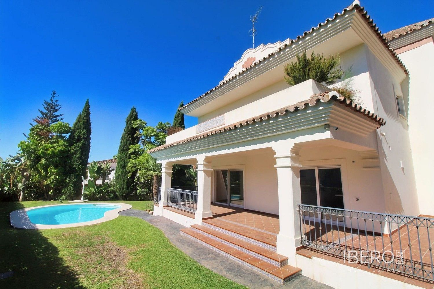 Rodinný dům · 381 m² · Guadalmina Alta, Španělsko - 3