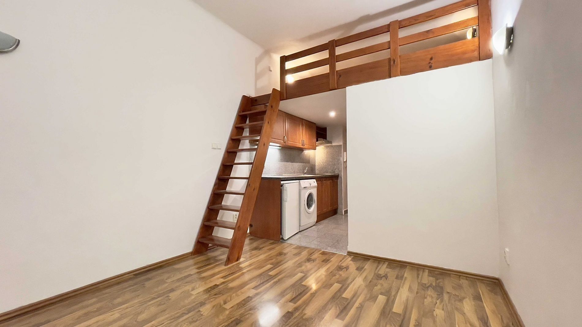 1+kk, Freyova, Praha, 17 m²