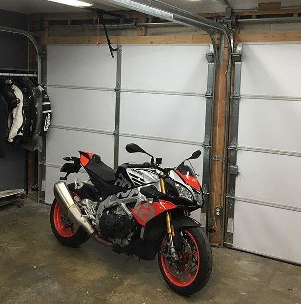 Garáže, Plzeň, 301 00