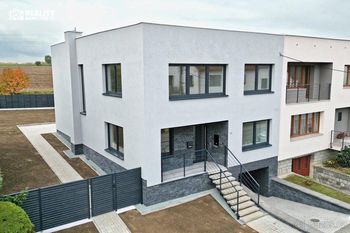 Rodinné domy, Tvarožná, 664 05