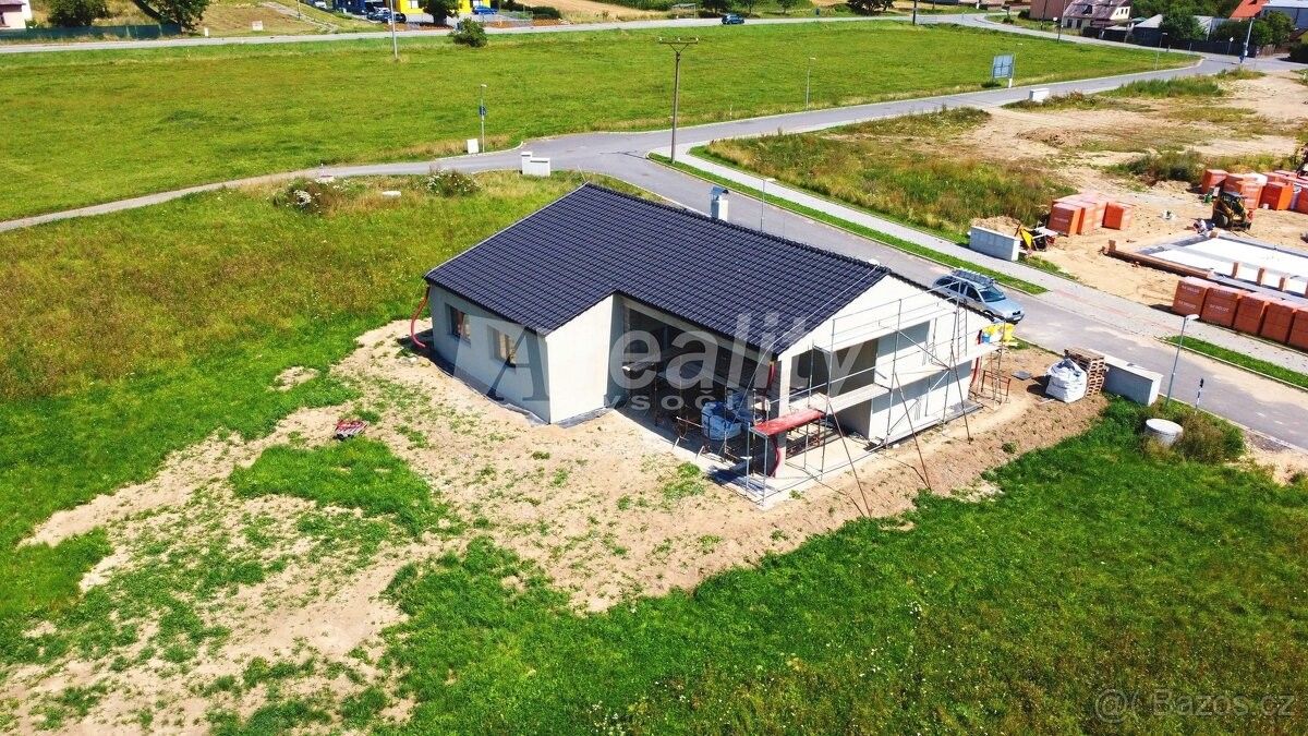 Rodinné domy, Měřín, 594 42