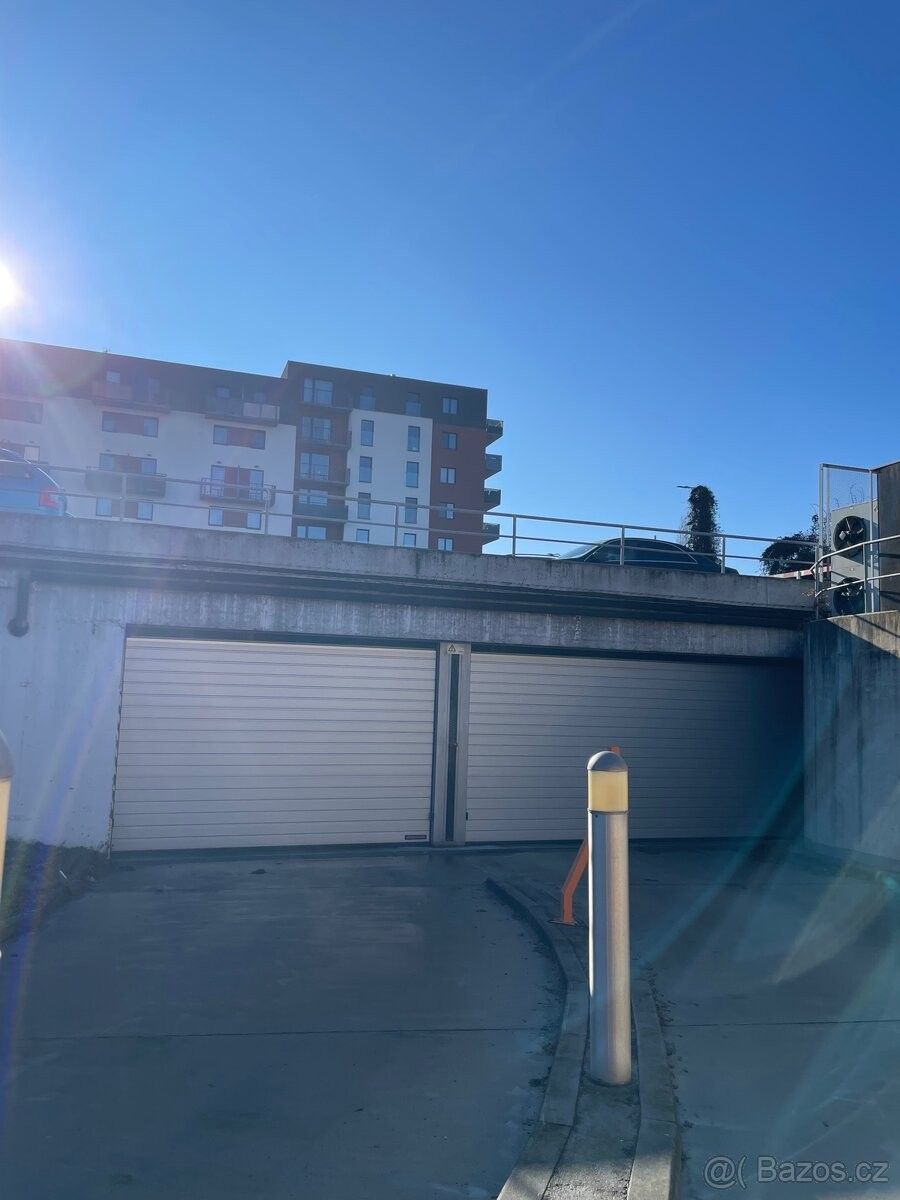 Garáže, Pardubice, 530 02