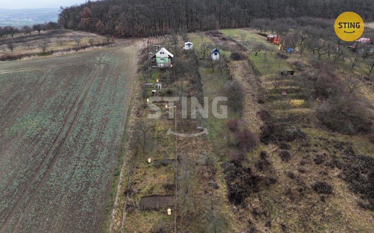 Prodej pozemek - Věteřov, 1 592 m²