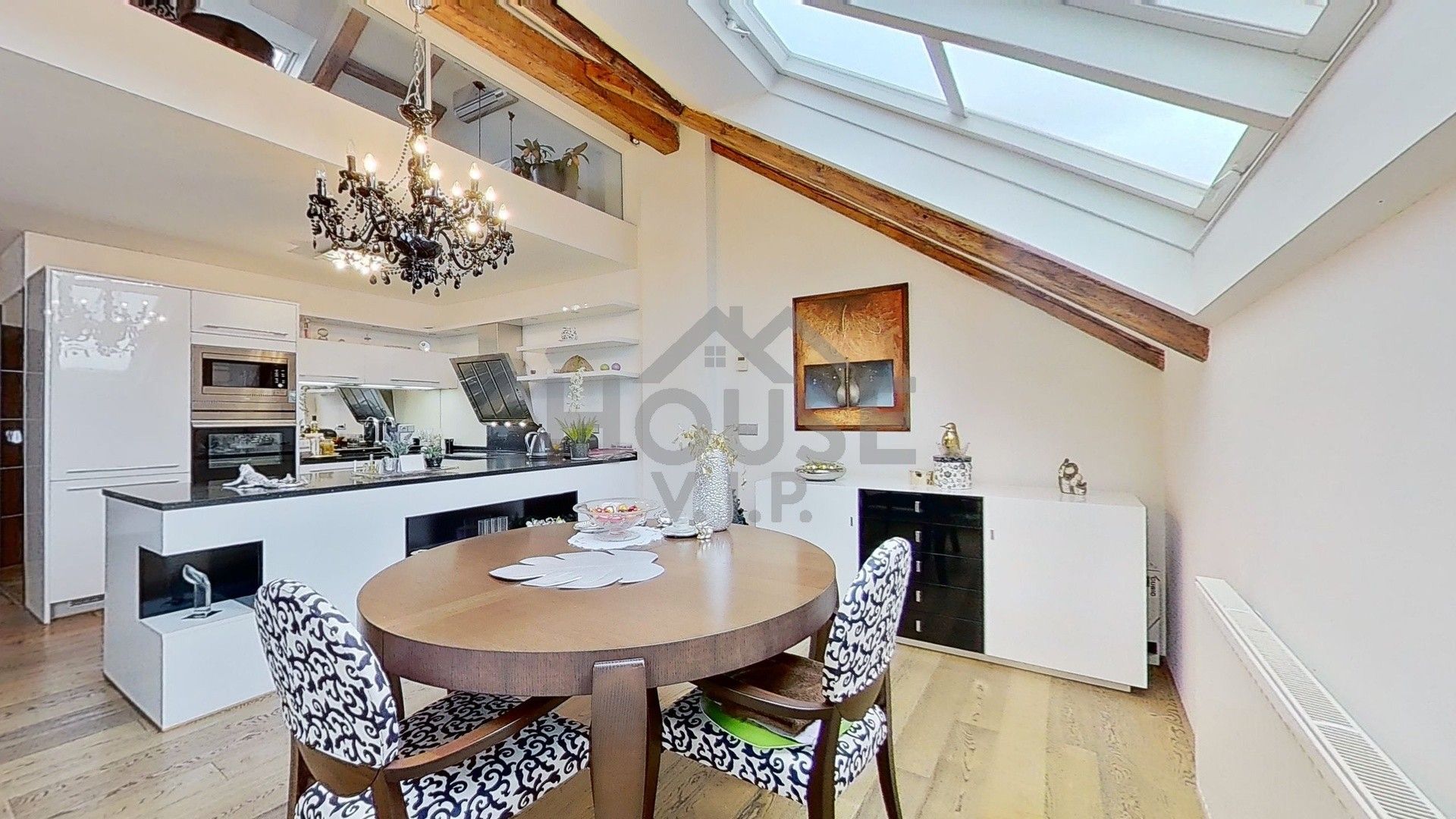 3+kk, Nové Město, Praha, 122 m²